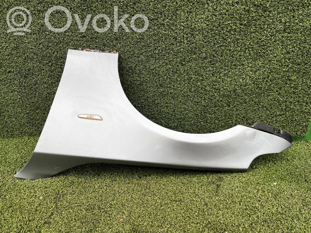 BMW 5 E60 E61 Sparnas 