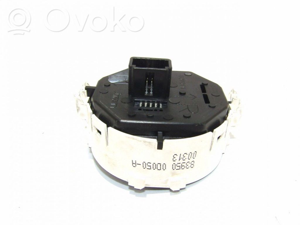 Toyota Yaris Hazard light switch 