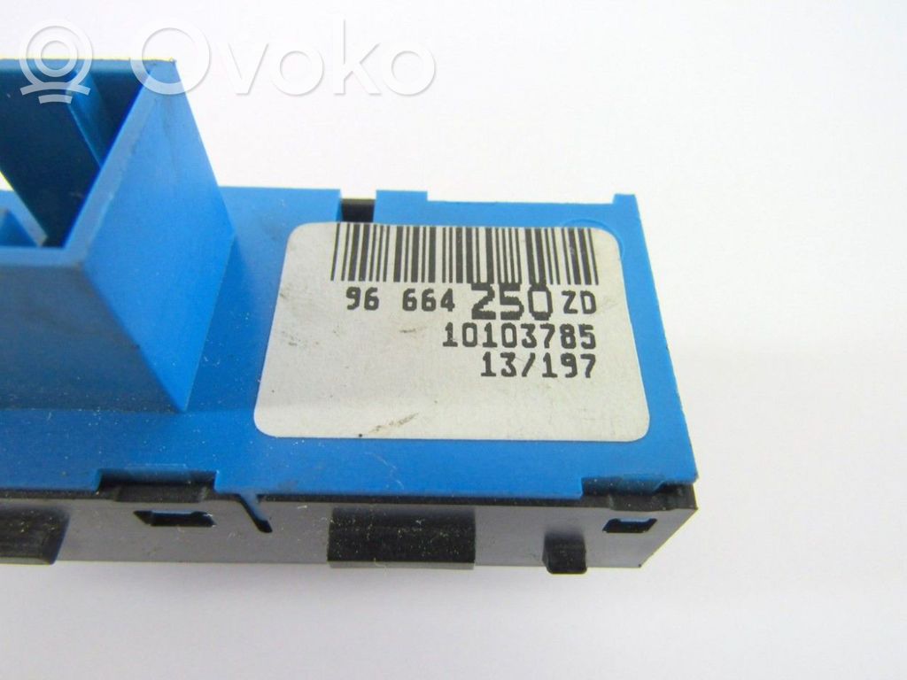 Other switches/knobs/shifts   96664250ZD,10103785