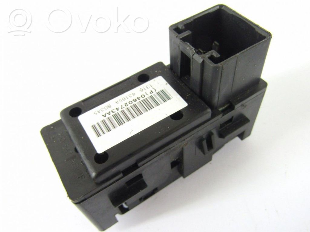 Electric window control switch   04602743AA