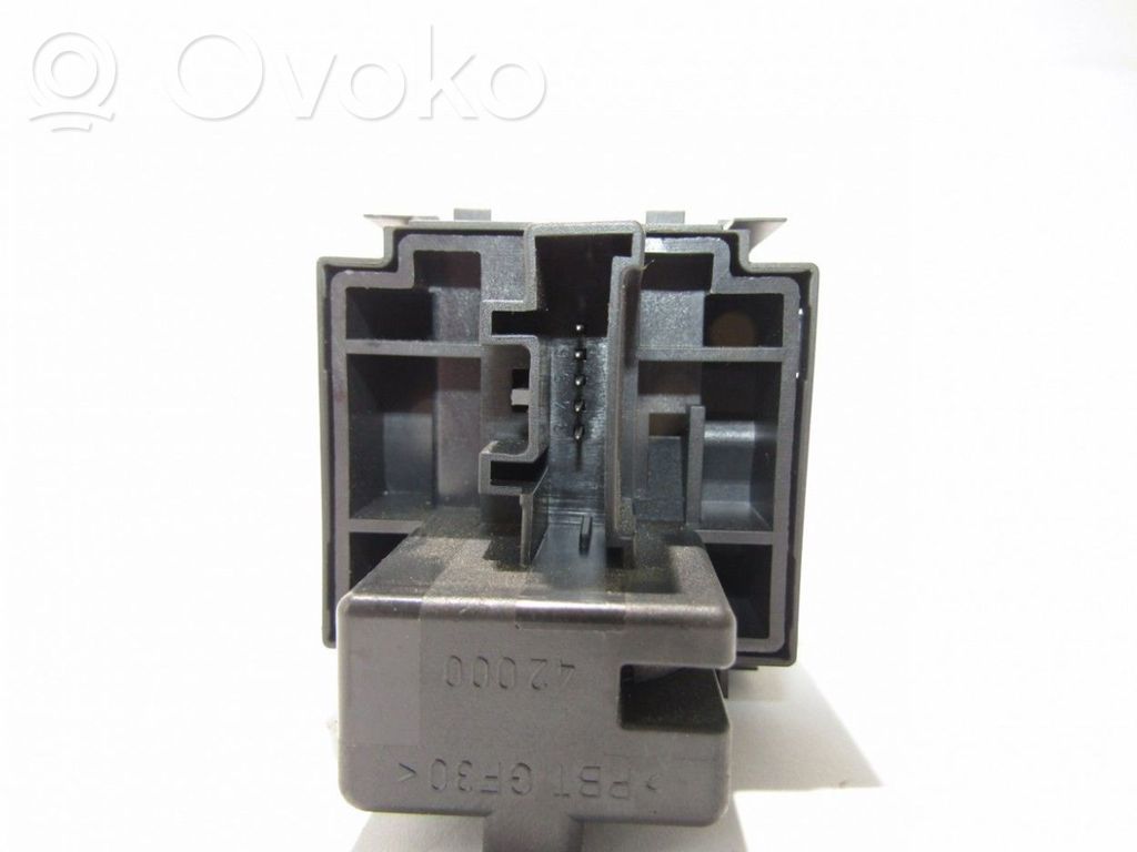Headlight level height control switch   8200095495D,3811,88020001