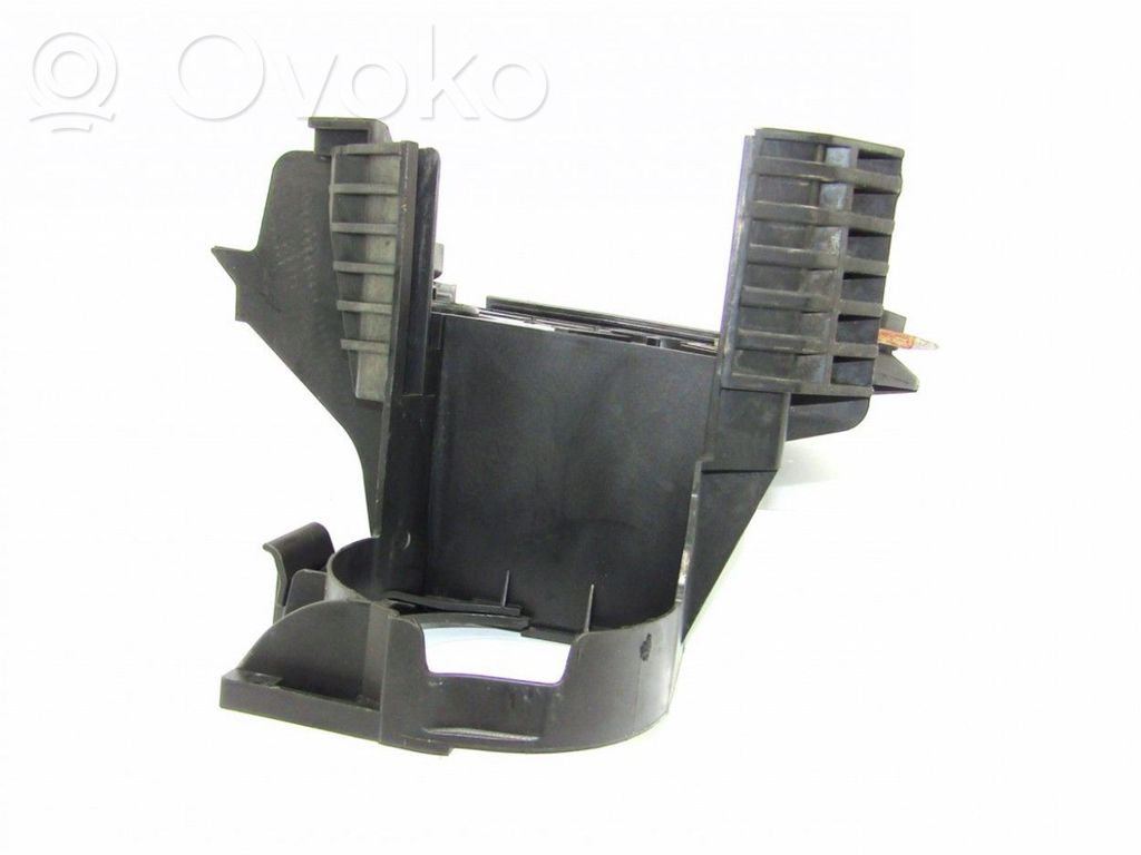 Citroen C5 Akun kiinnike 