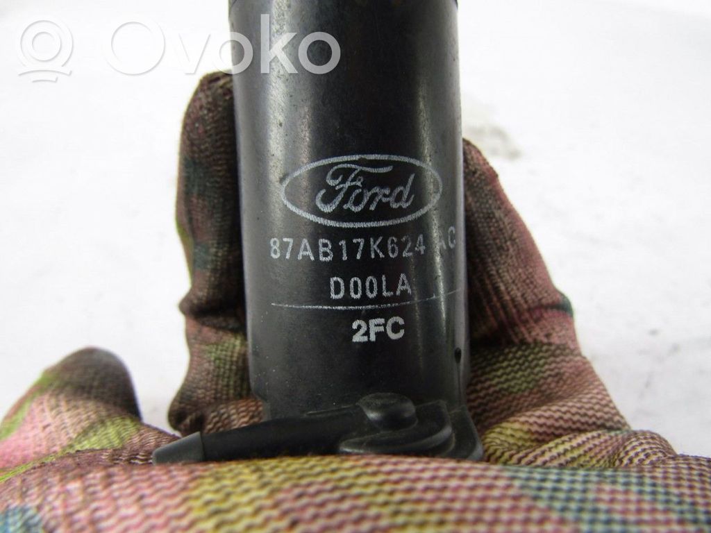 Ford Fiesta Windscreen/windshield washer pump 