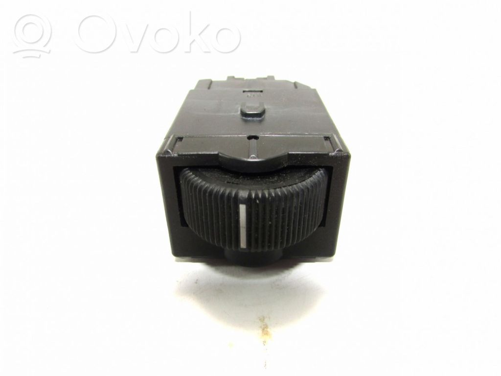 Headlight level height control switch   LK04001000