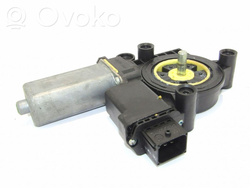 Opel Corsa D Front door window regulator motor 