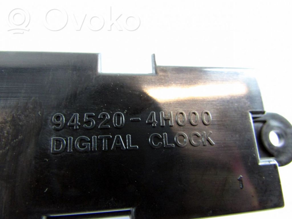 Hyundai H-1, Starex, Satellite Clock 