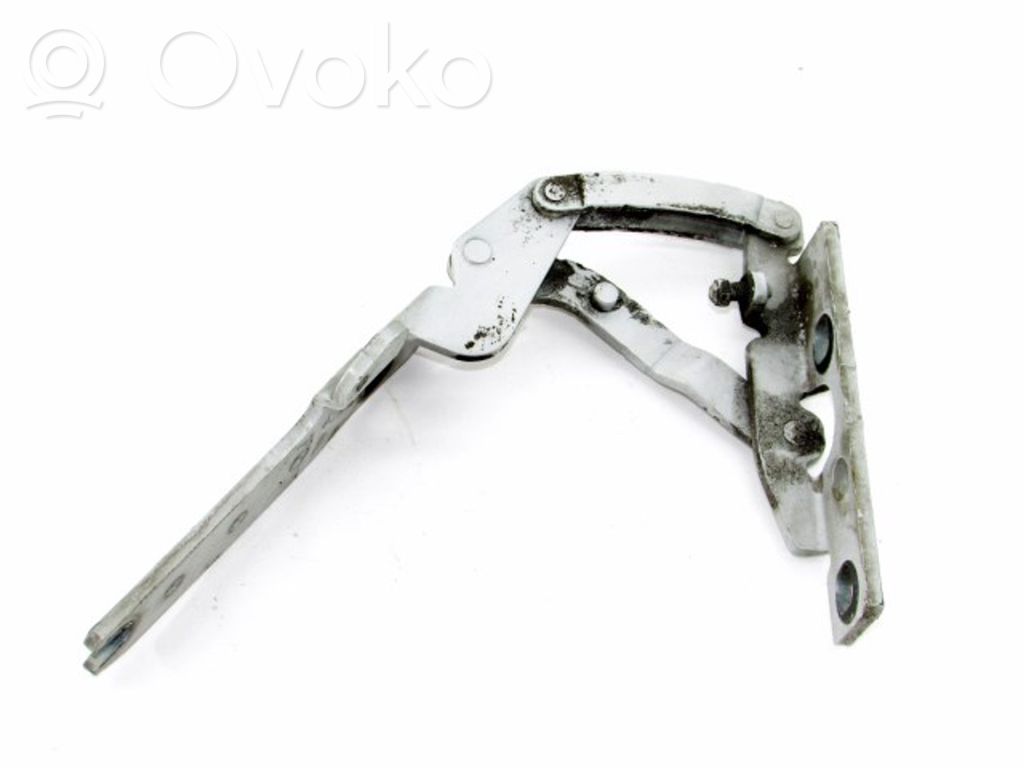 Engine bonnet/hood hinges   8240333