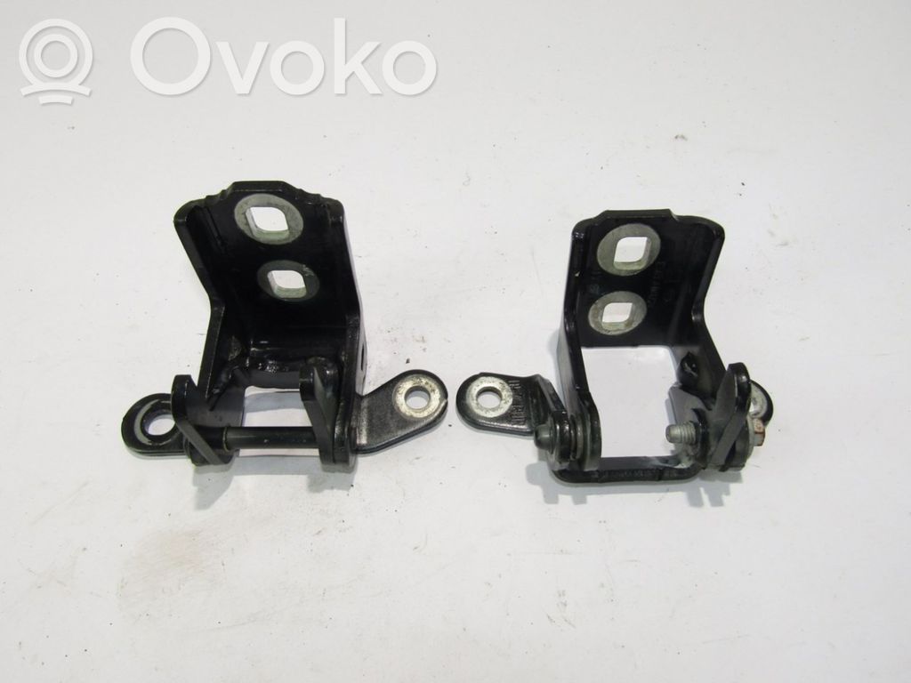 Rear door hinge set   A046574,057RUR,060RLR