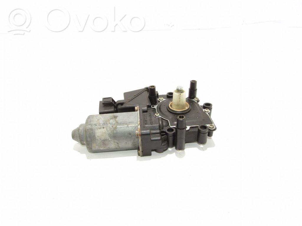 Audi A4 S4 B5 8D Silniczek podnoszenia szyby drzwi tylnych 