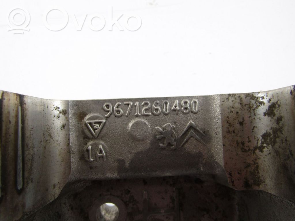 Peugeot 508 Gearbox mounting bracket 