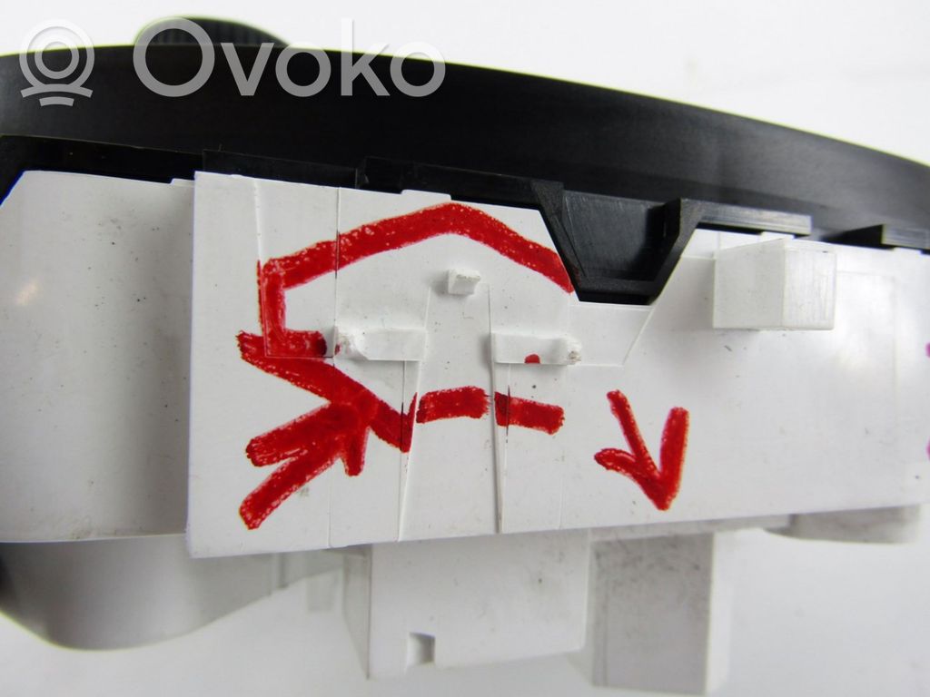 Toyota Aygo AB40 Climate control unit 