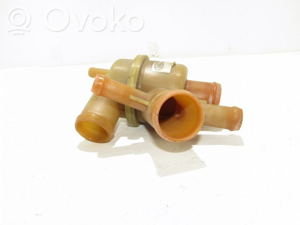Land Rover Discovery 3 - LR3 Thermostat housing 