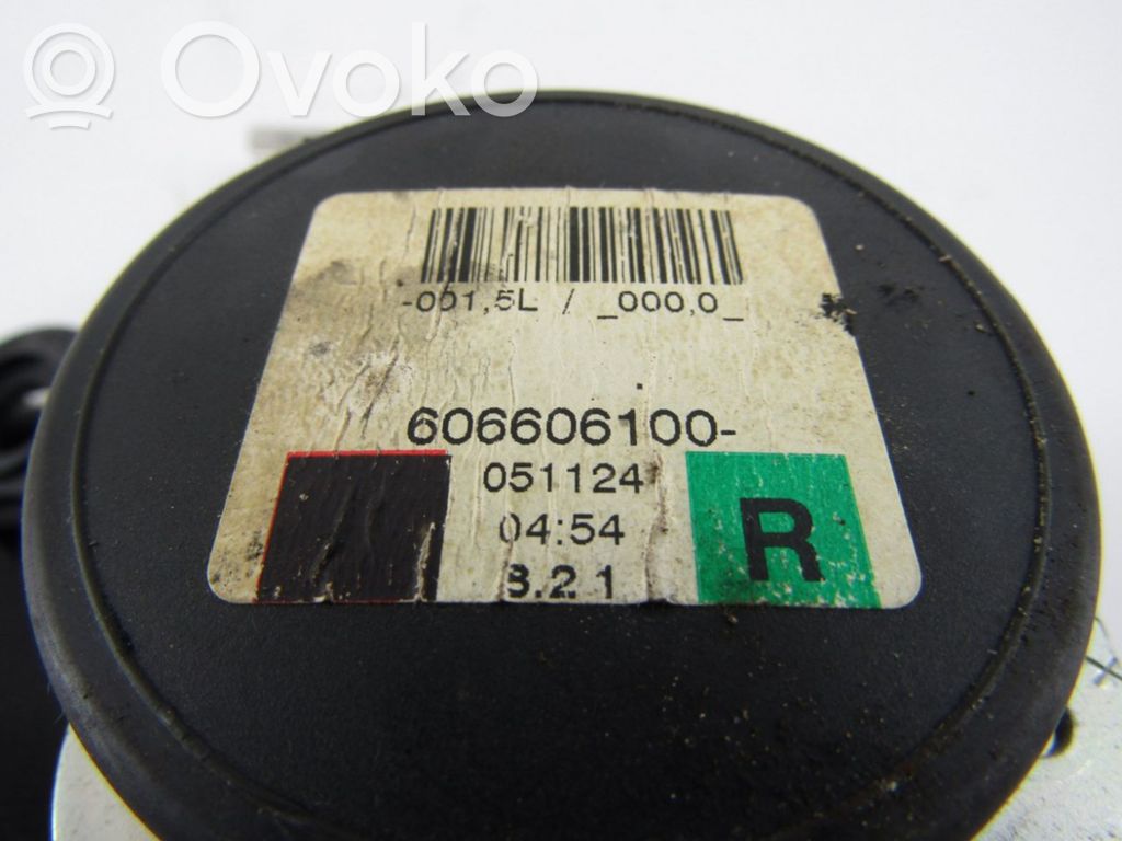 Opel Zafira B Cinturón trasero 