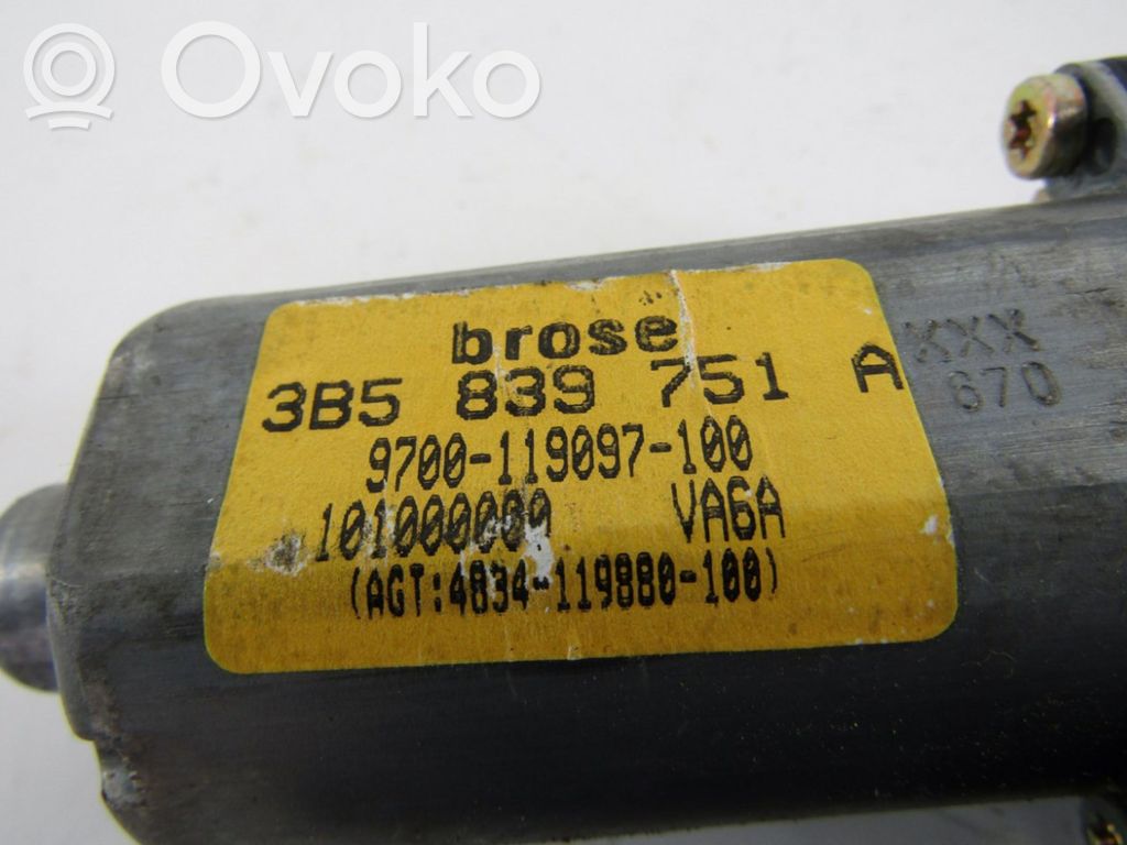 Volkswagen PASSAT B5 Takaoven ikkunan nostomoottori 