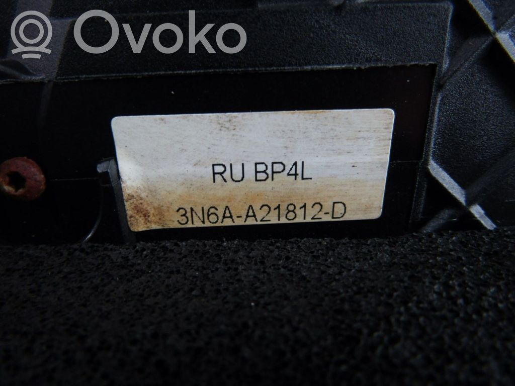 Priekšpusē slēdzene   3N6AA21812D,9240032