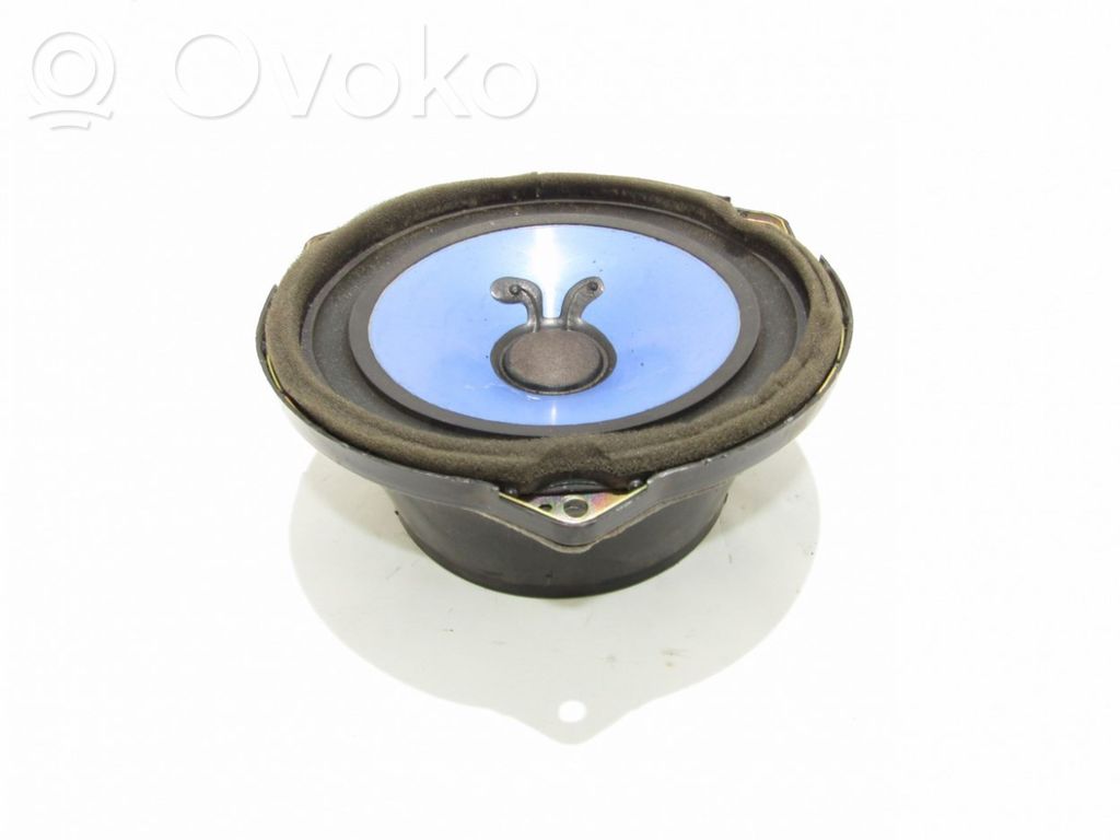 Altavoz de la puerta trasera   963203E000