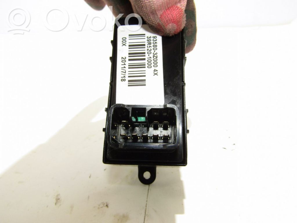 Hyundai i40 Electric window control switch 