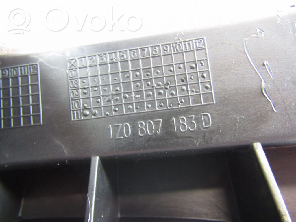 Skoda Octavia Mk2 (1Z) Staffa di rinforzo montaggio del paraurti anteriore