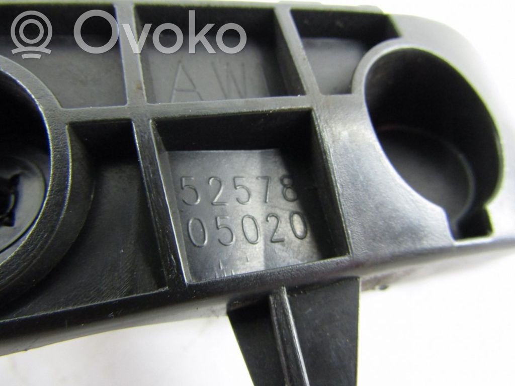 Toyota Avensis T270 Staffa di rinforzo montaggio del paraurti anteriore