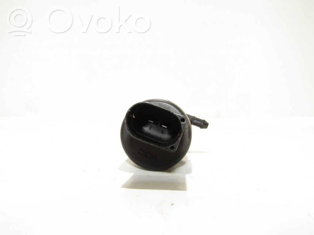 Volkswagen Touareg I Windscreen/windshield washer pump 