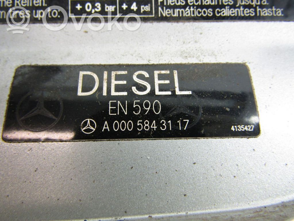 Mercedes-Benz A W169 Bouchon, volet de trappe de réservoir à carburant