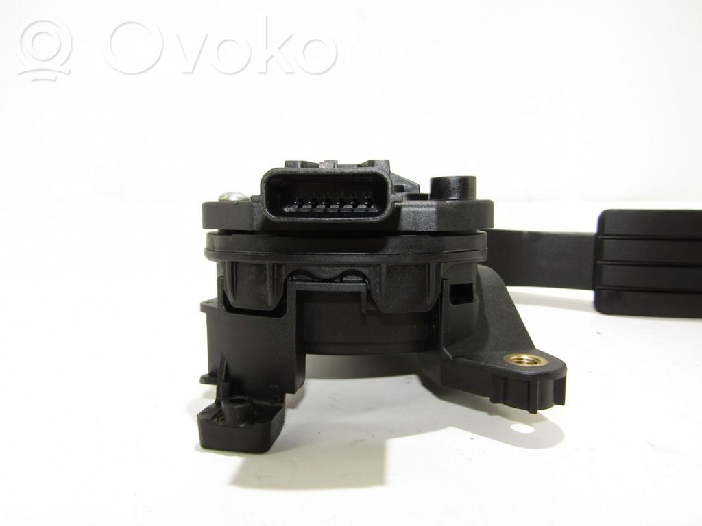 Pedal del acelerador   180029347R