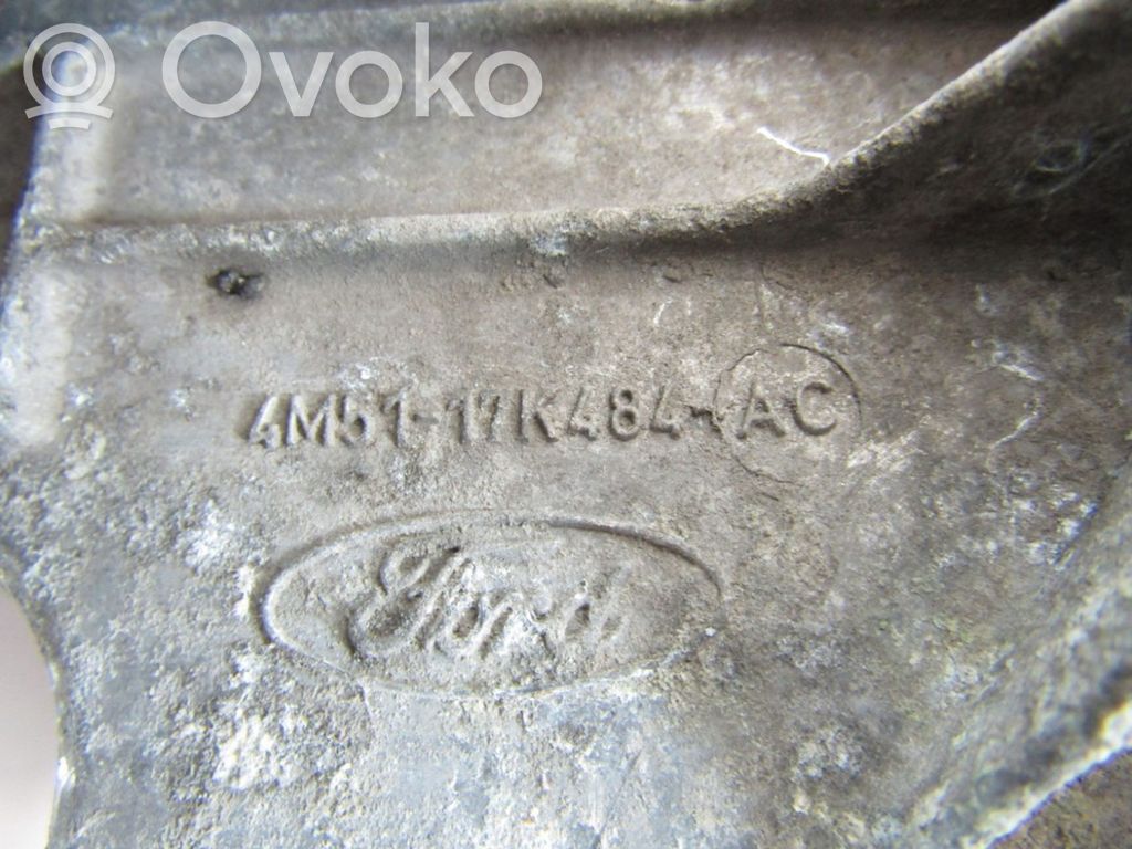 Ford Focus Front wiper linkage 