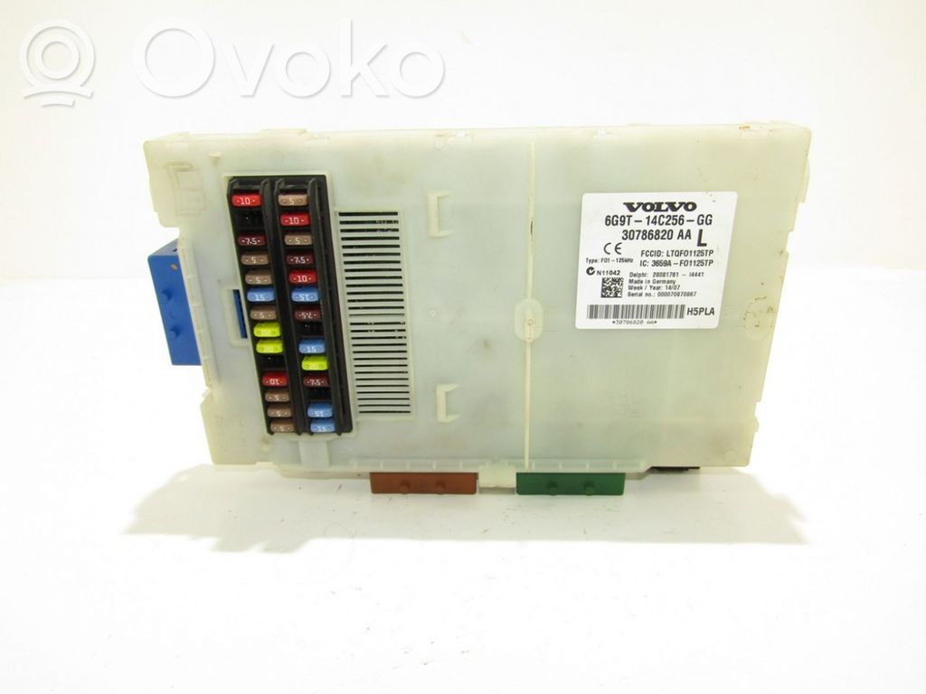 Volvo S80 Fuse module 