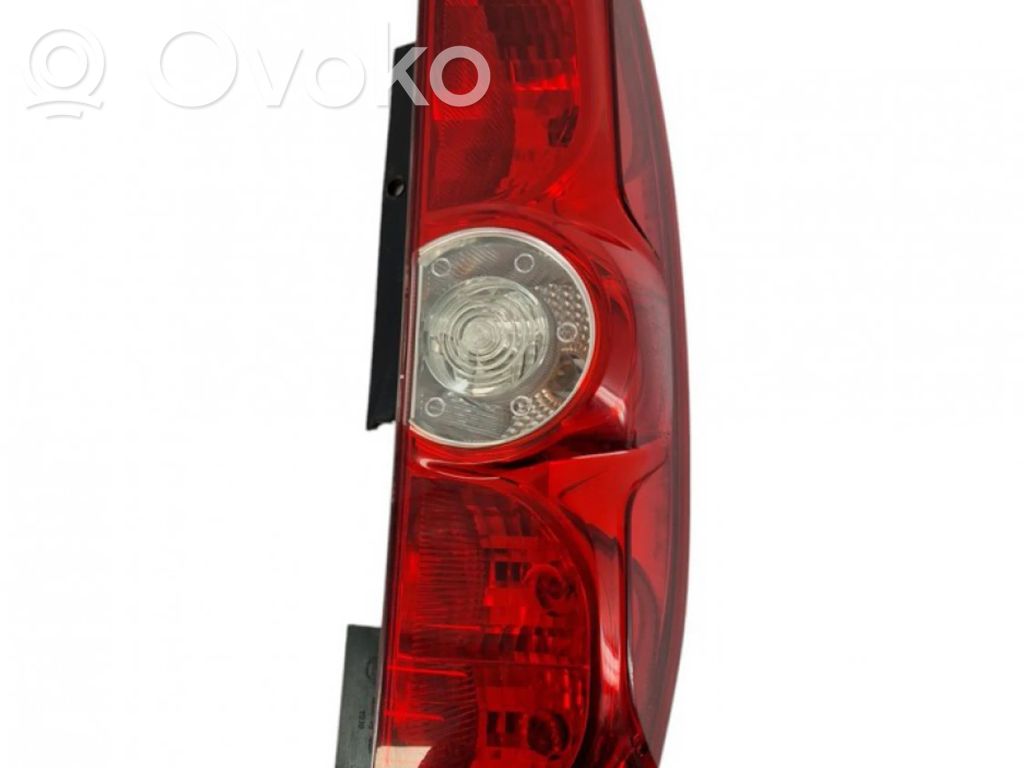 Fiat Doblo Feux arrière / postérieurs