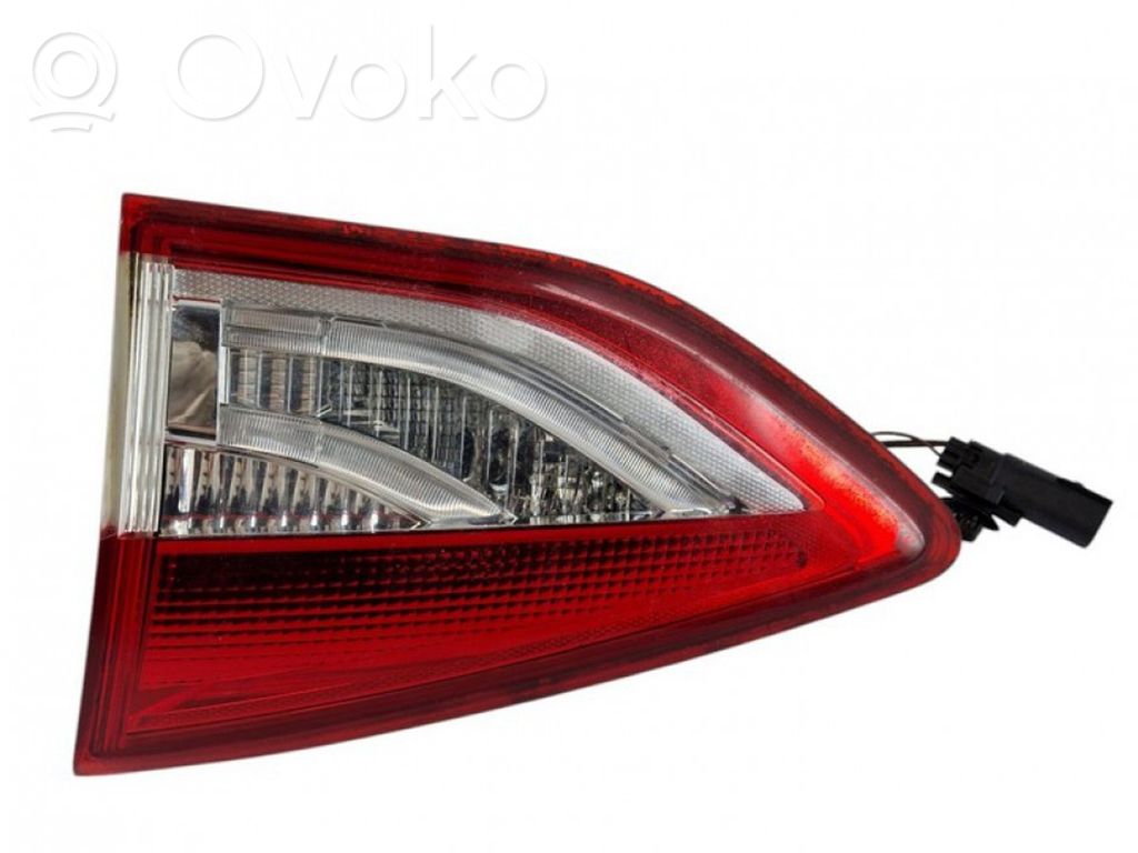 Ford Kuga I Lampy tylnej klapy bagażnika 