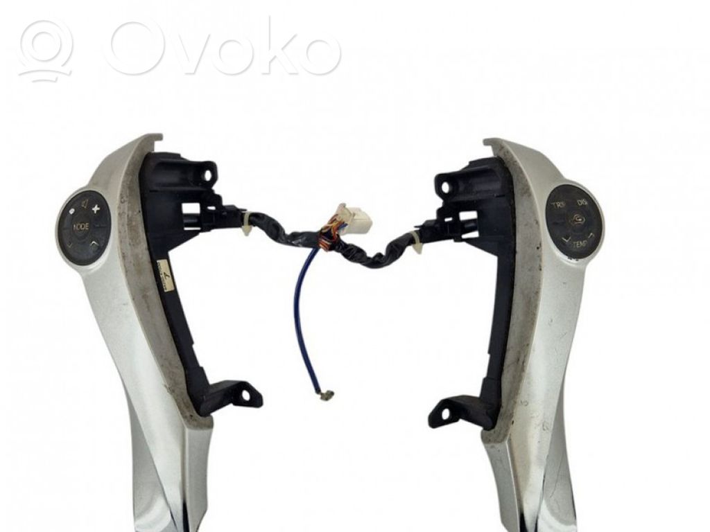Boutons / interrupteurs volant   F70CV481,8425047030,F70CV471