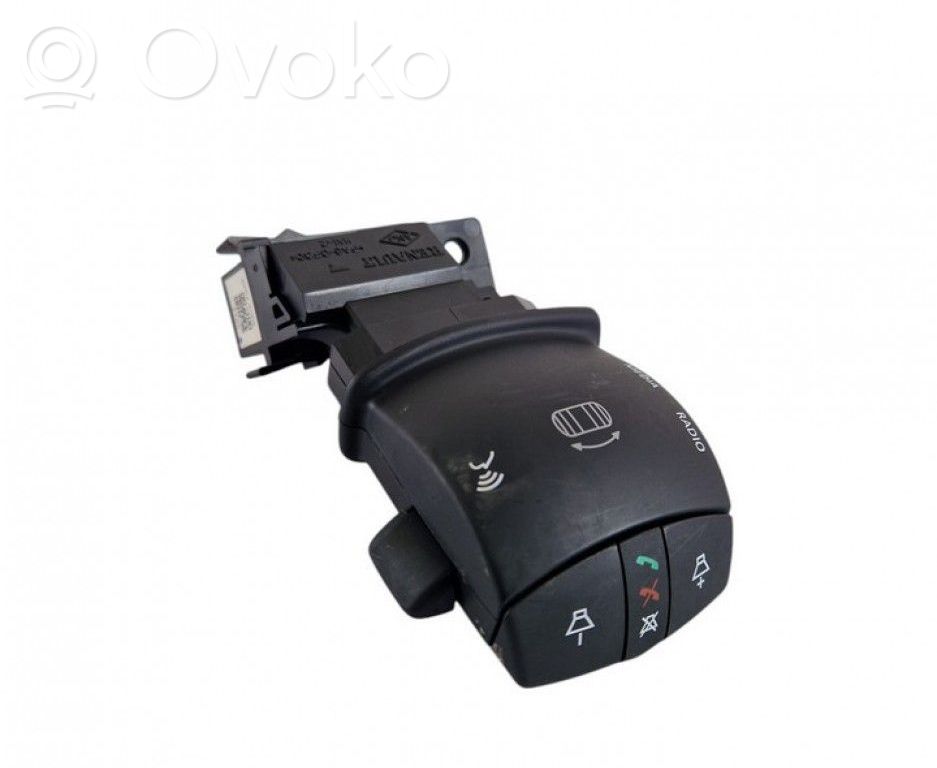 Renault Megane III Steering wheel buttons/switches 