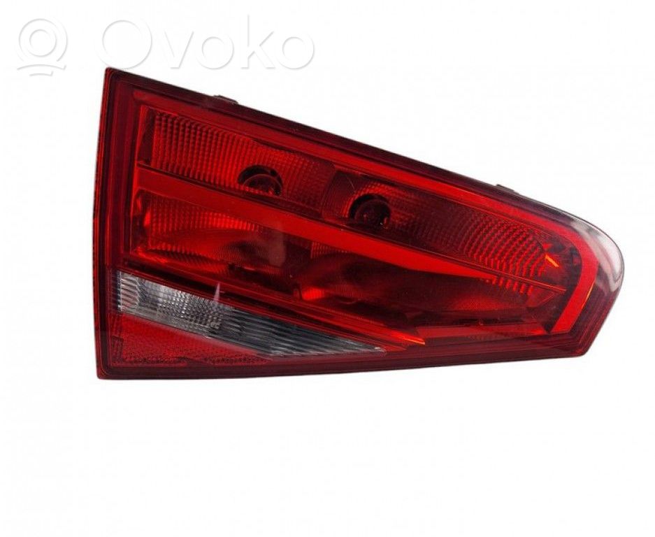 Audi A4 S4 B8 8K Lampy tylnej klapy bagażnika 