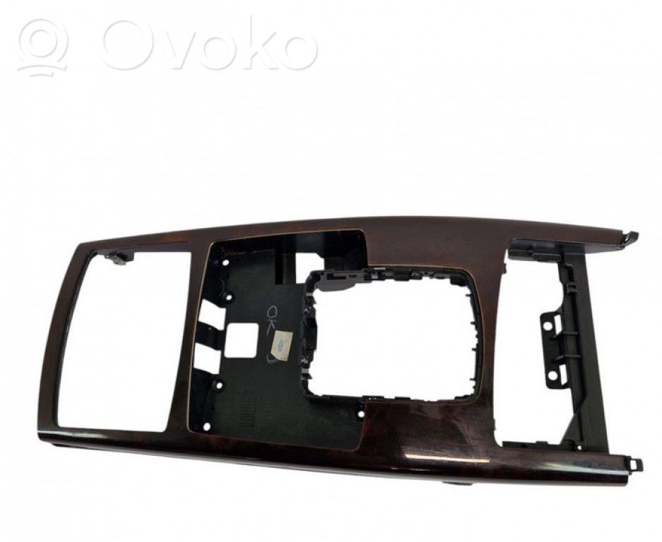 Audi A6 S6 C6 4F Pavarų perjungimo svirties apdaila (oda, bumbulas) 