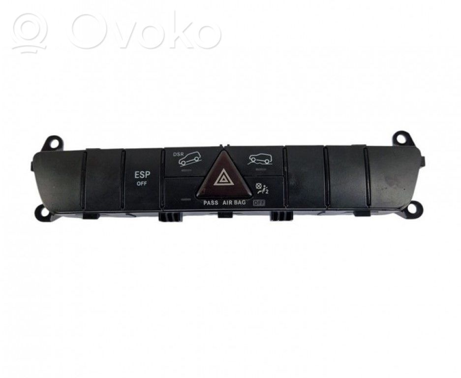 Mercedes-Benz ML W164 Botón interruptor de luz de peligro