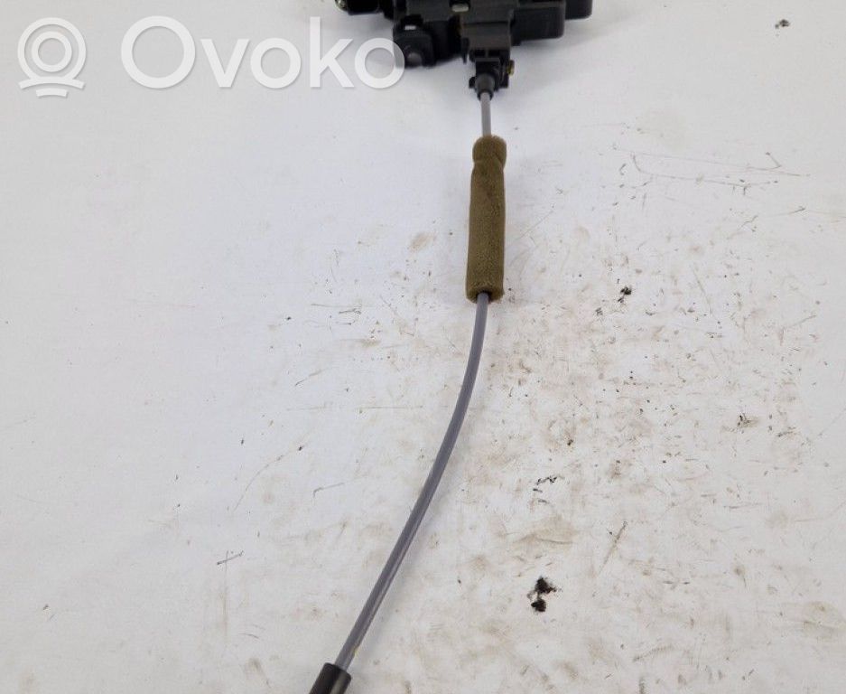 Opel Antara Aizmugurē slēdzene 