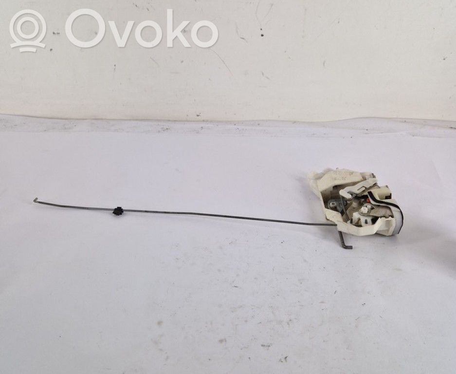 Cerradura de puerta trasera