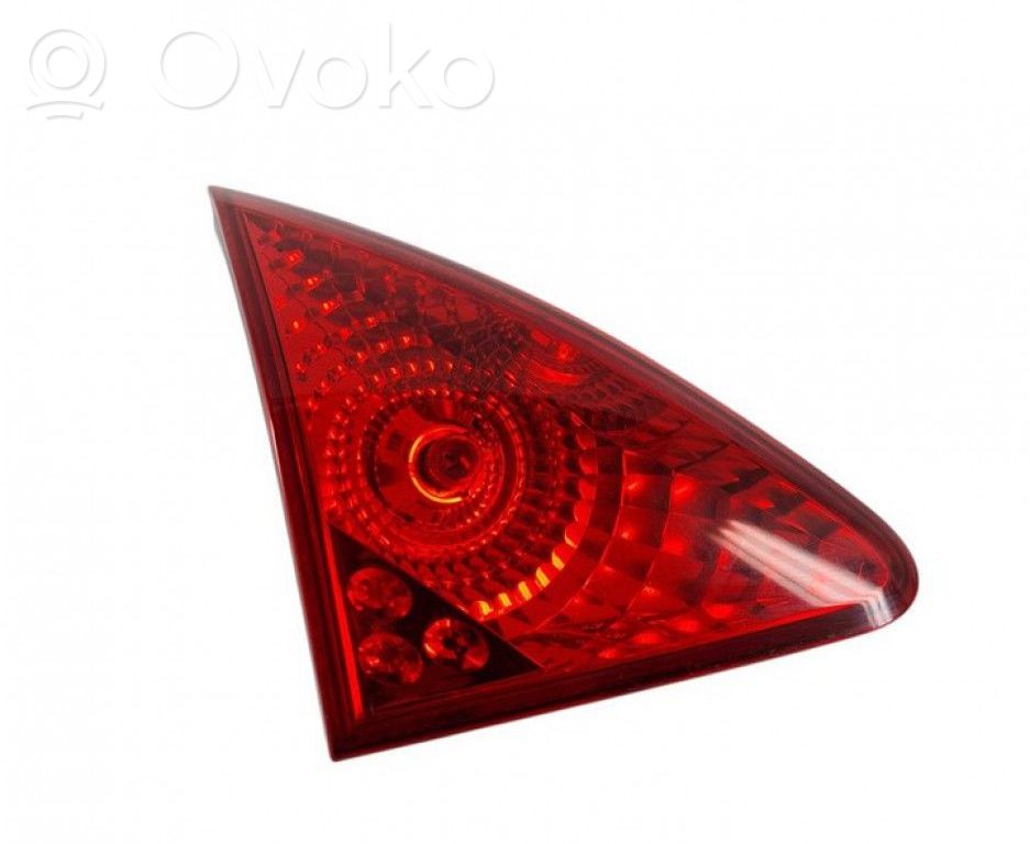 Peugeot 3008 I Lampy tylnej klapy bagażnika 