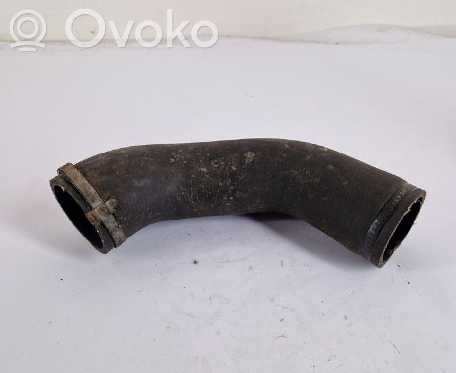 Välijäähdyttimen letku   P9260