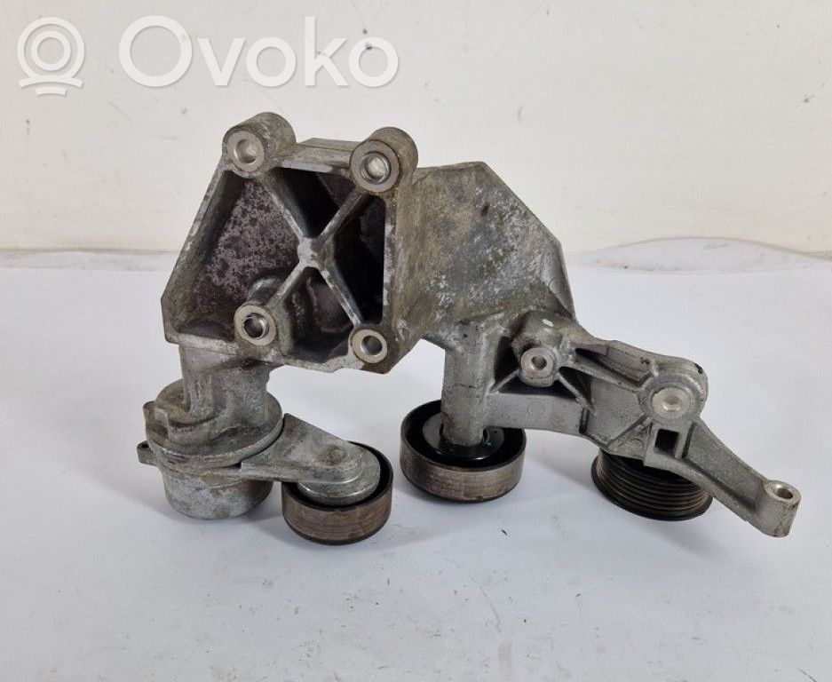 KIA Sorento Mocowanie alternatora 