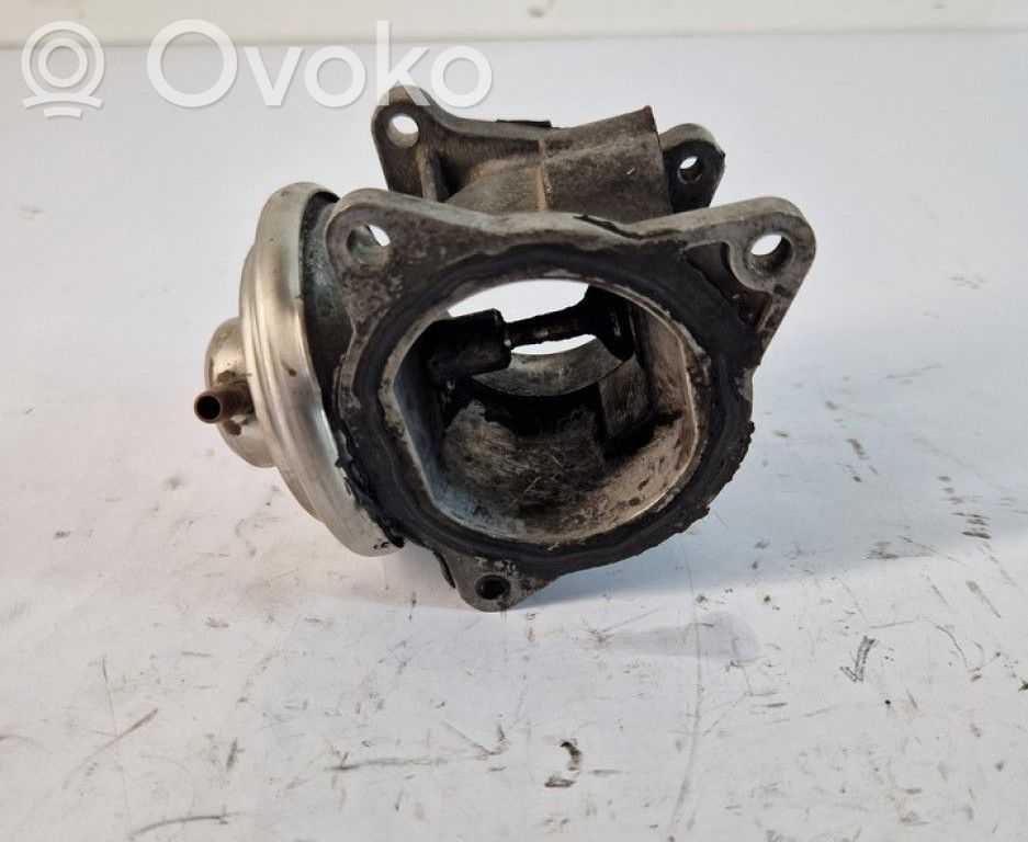 Volkswagen Touran I Soupape vanne EGR