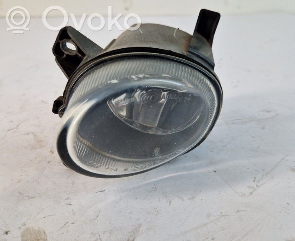 Audi A1 Miglas lukturis priekšā 