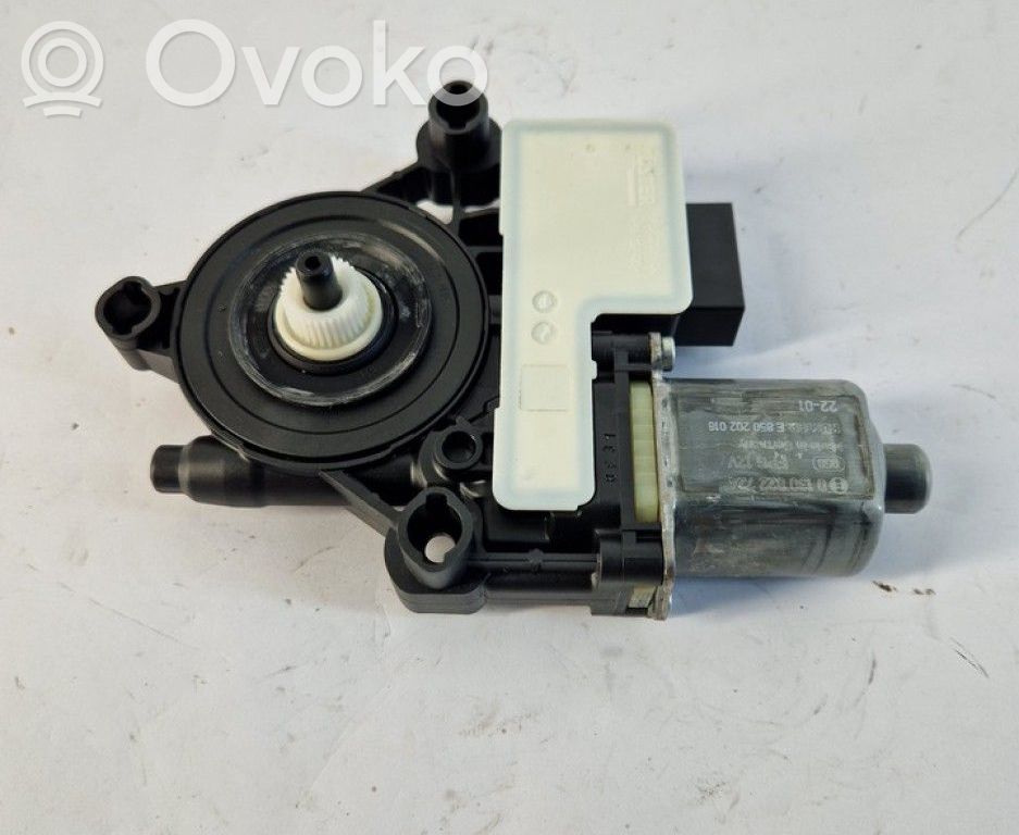 Volkswagen Tiguan Moteur de lève-vitre de porte arrière 