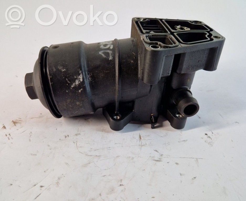 Audi A4 S4 B8 8K Öljynsuodattimen kannake 