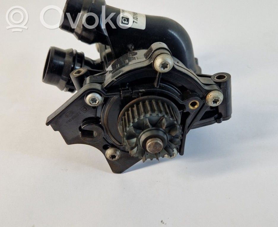 Volkswagen PASSAT B6 Vesipumppu 