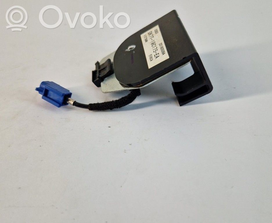 Ford Mondeo MK V Aerial GPS antenna 