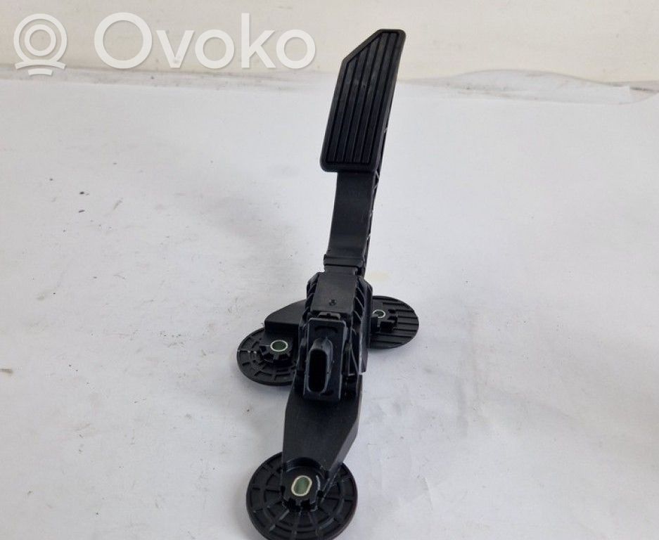 Isuzu D-Max Gaspedal