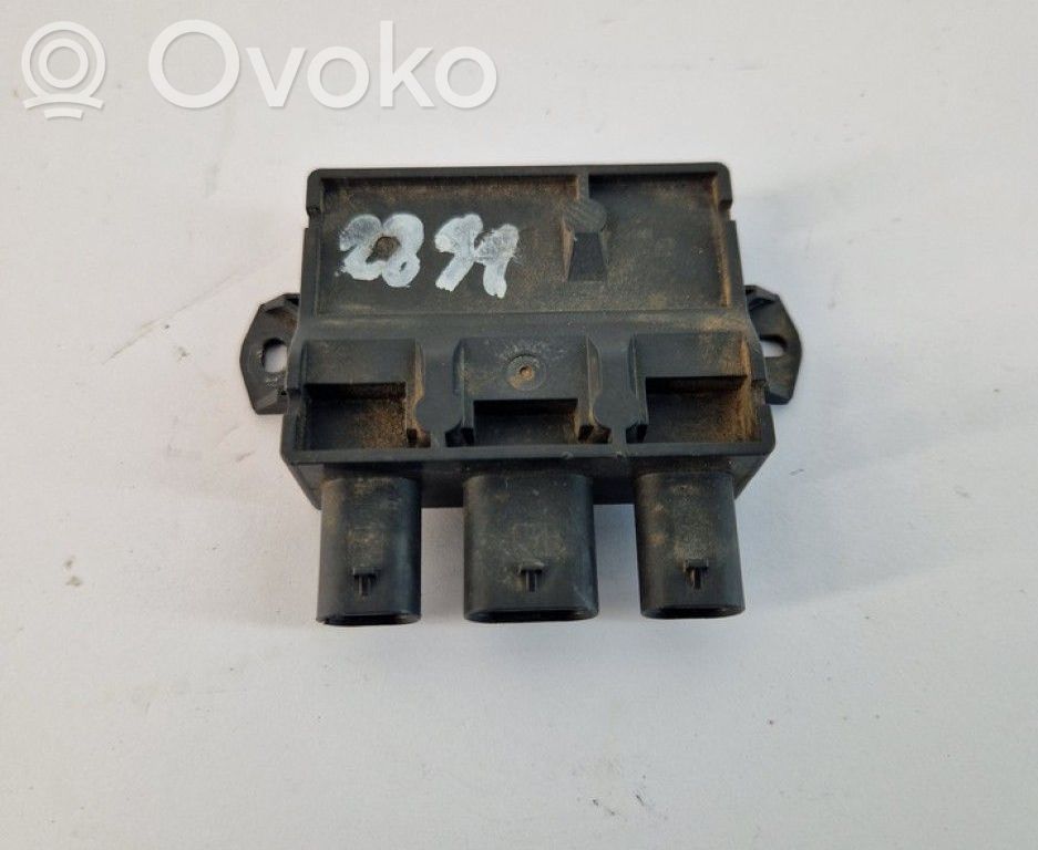Ford Puma Tailgate/trunk control unit/module 