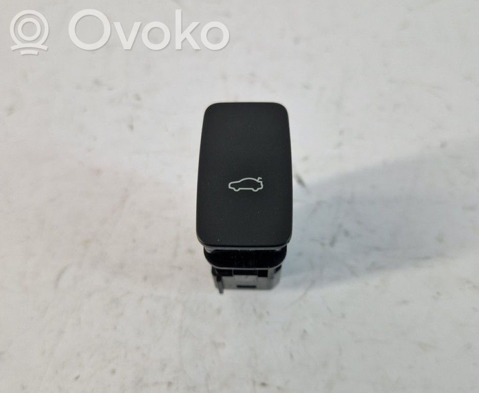 Ford Puma Tailgate opening switch 