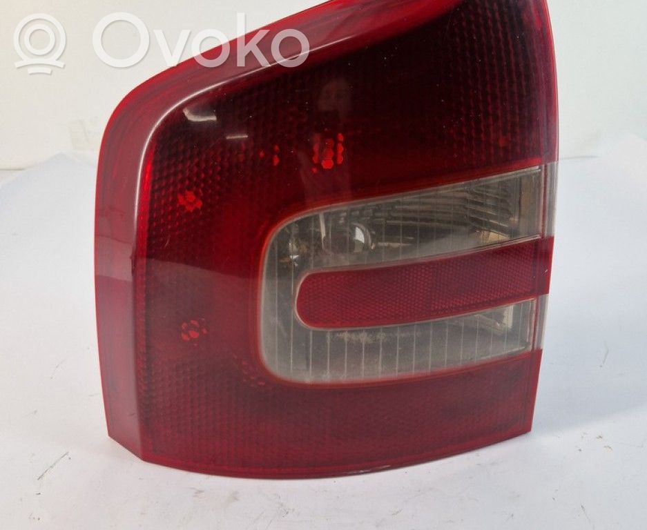 Skoda Octavia Mk2 (1Z) Lampă spate în caroserie 